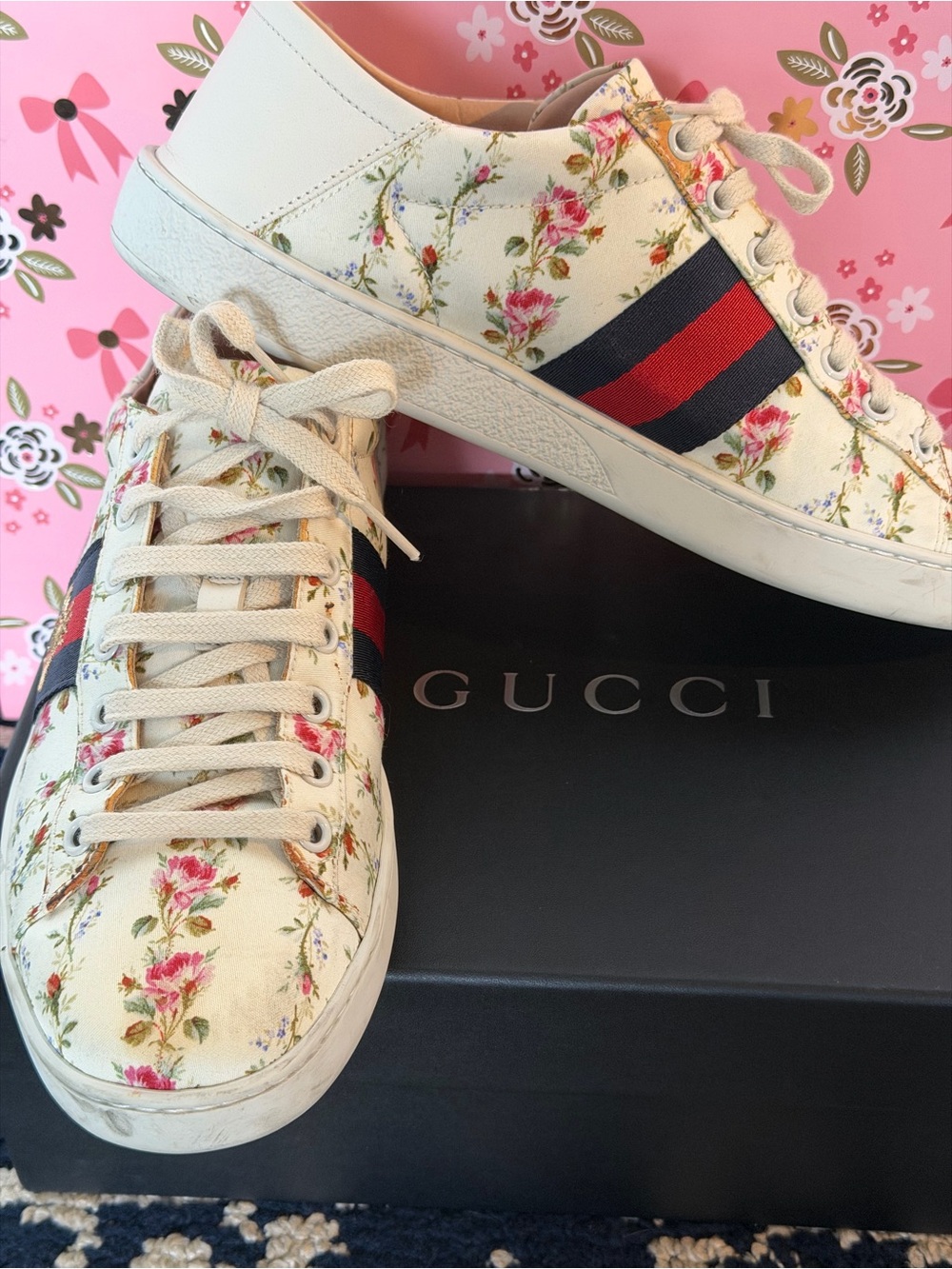 Gucci Floral Leather Low-Top Sneakers in Cream with Red & Blue Stripe